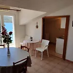 In With Sea View, Balcony, Air Conditioning, Wifi * Tisno