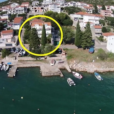 In With Sea View, Balcony, Air Conditioning, Wifi * Tisno