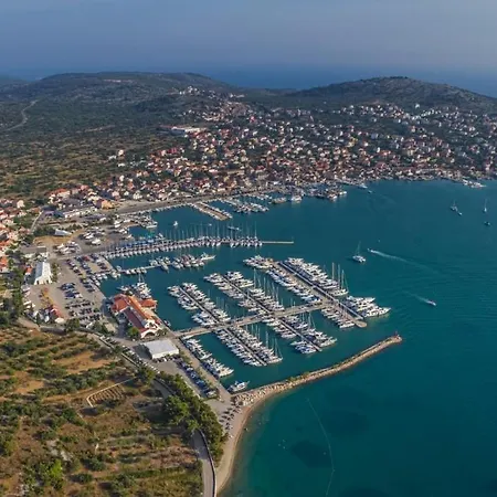 In With Sea View, Balcony, Air Conditioning, Wifi