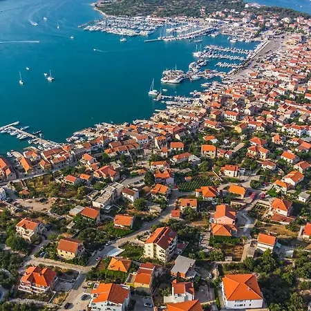 In With Sea View, Balcony, Air Conditioning, Wifi * Tisno