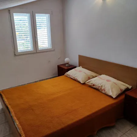 Appartement In With Sea View, Balcony, Air Conditioning, Wifi Tisno