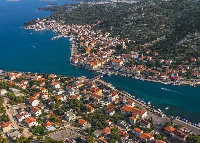 In With Sea View, Balcony, Air Conditioning, Wifi * Tisno